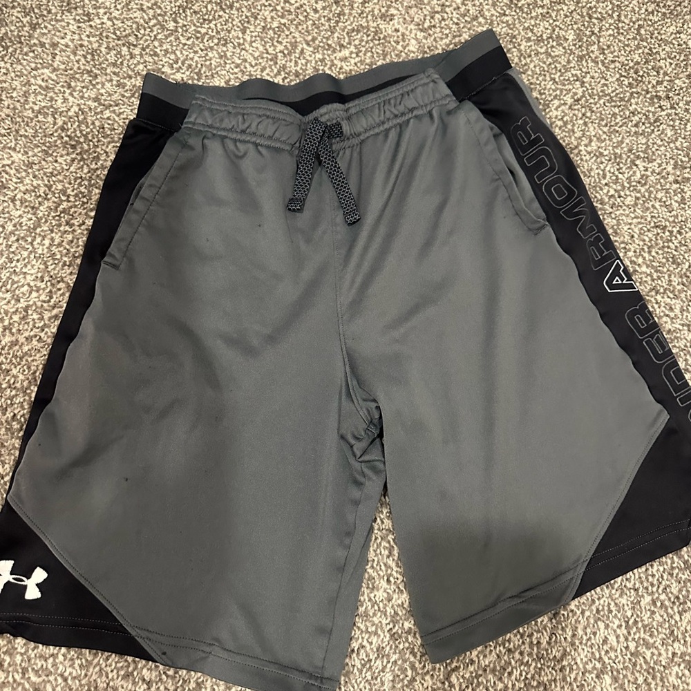Under Armour Gray and Black Athletic Shorts Lightweight Moisture-Wicking